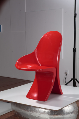 Unique Red Modern Dining Heart Shaped Chair With Avant-Garde Design